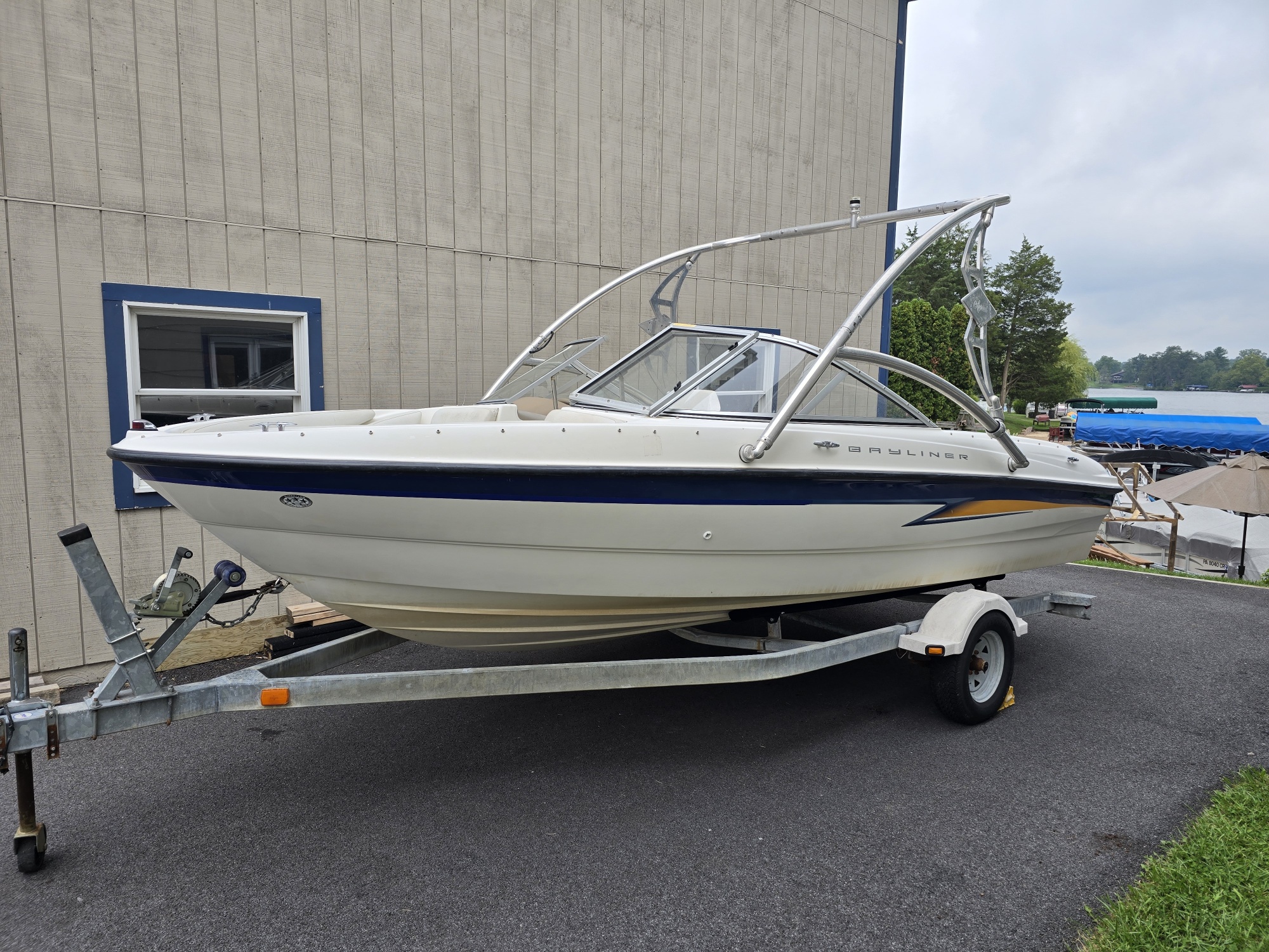 2004 BAYLINER 185 BR